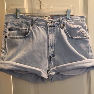 light wash levi shorts